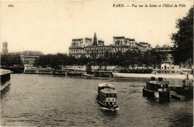 Carte postale ancienne Paris (4e) Vue sur la Seine l'Hotel de Ville à Paris 4e