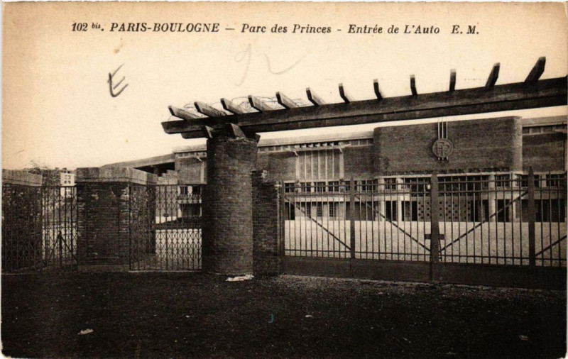 Carte postale ancienne Parc des Princes - Entrée de L'Auto à Paris 16e