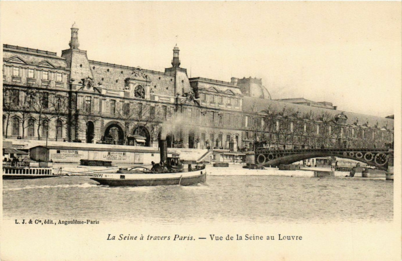 Carte postale ancienne Vue de la Seine au Louvre à Paris 7e