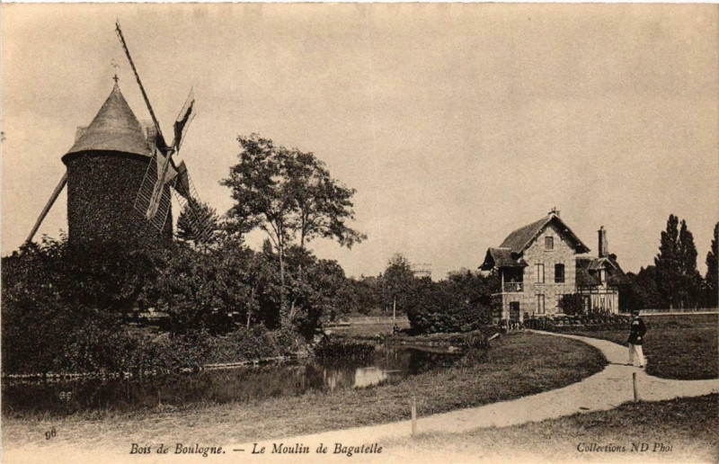 Carte postale ancienne Bois de Boulogne - Le Moulin de Bagatelle à Paris 16e