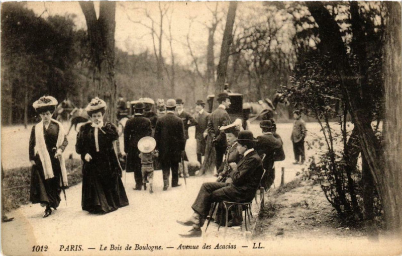 Carte postale ancienne Le Bois de Boulogne - Avenue des Acacias à Paris 16e