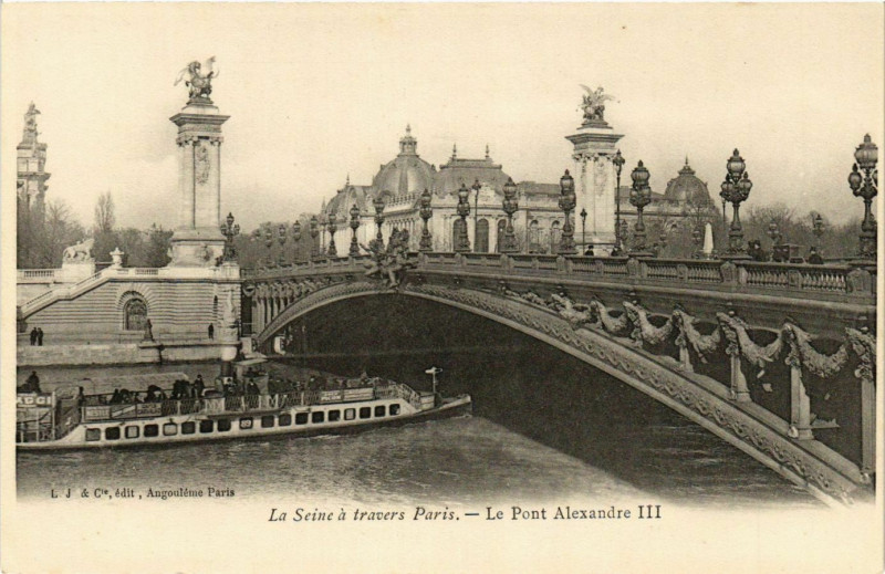 Carte postale ancienne Le Pont Alexandre III à Paris 7e