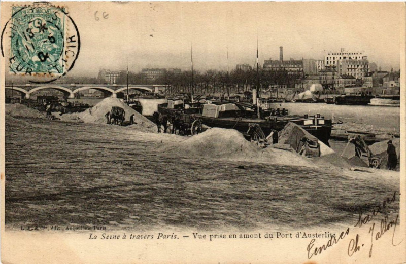 Carte postale ancienne Vu prise en amont du Pont d'Austerlitz à Paris 13e
