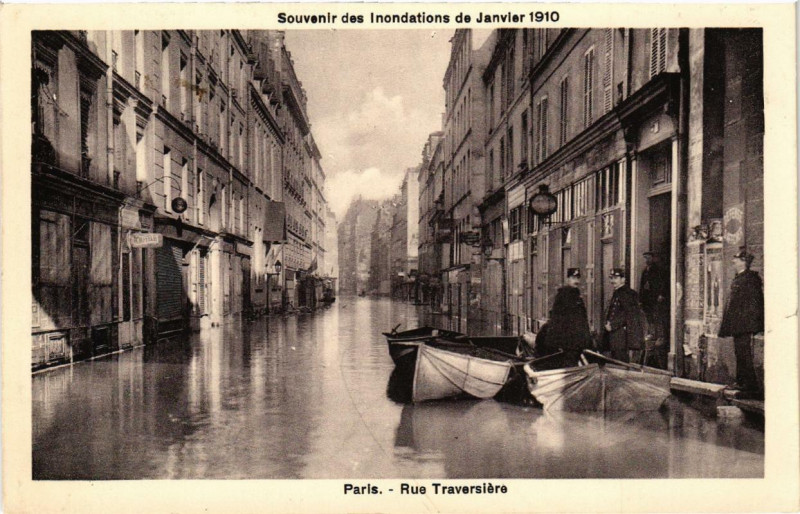Carte postale ancienne Souvenir des Inondations. Paris Rue Traversiere à Paris