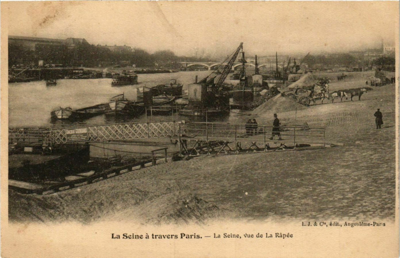 Carte postale ancienne La Seine, vue de la Râpée à Paris 12e