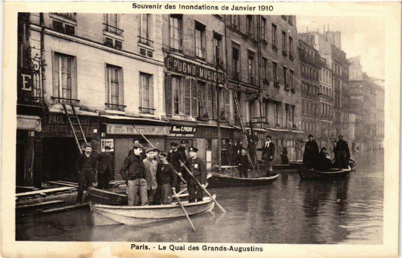 Carte postale ancienne Souvenir des Inondations. Paris Le Quai des Grands-Augustins à Paris