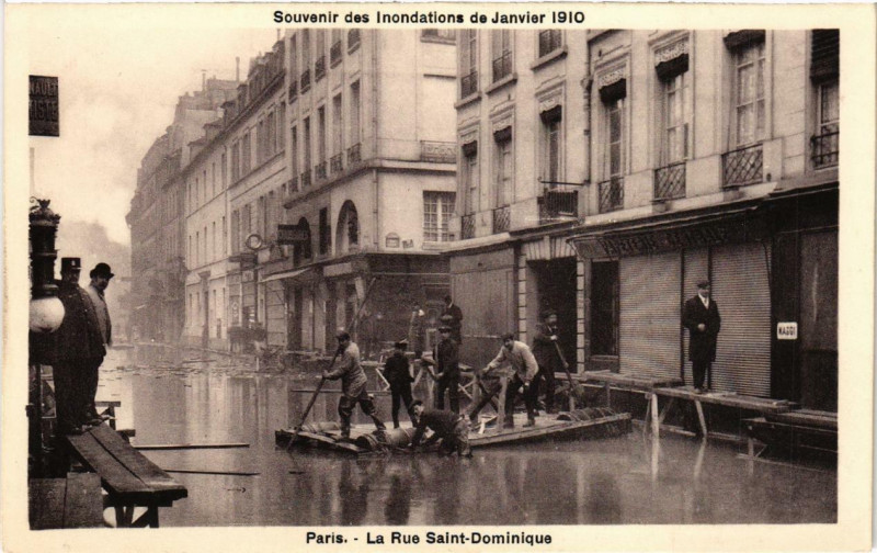 Carte postale ancienne Souvenir des Inondations. Paris La Rue Saint-Dominique à Paris
