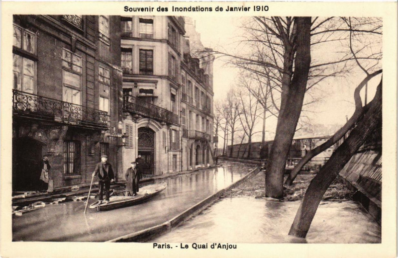 Carte postale ancienne Souvenir des Inondations. Paris Le Quai d'Anjou à Paris