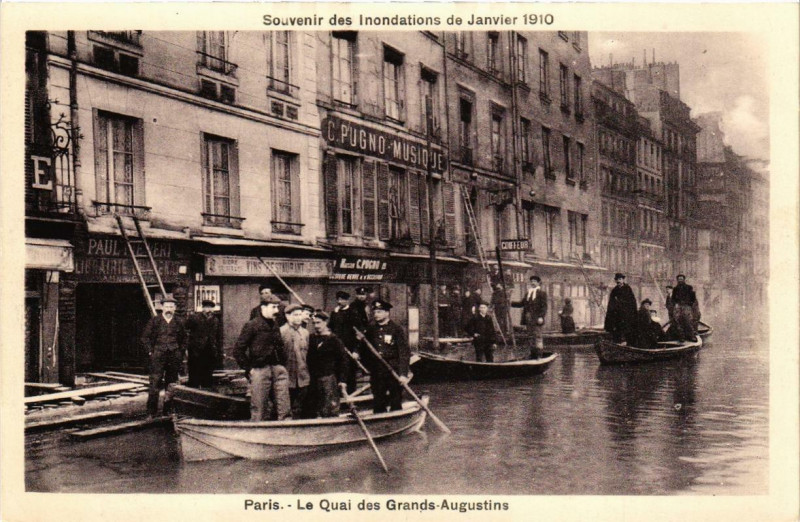 Carte postale ancienne Souvenir des Inondations. Paris Le Quai des Grands-Augustins à Paris