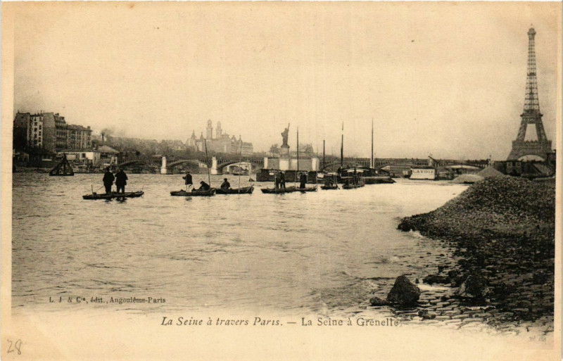 Carte postale ancienne La Seine à Grenelle à Paris 15e
