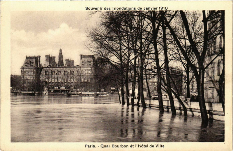 Carte postale ancienne Paris Souvenir des Inondations 1910 Quai Bourbon à Paris