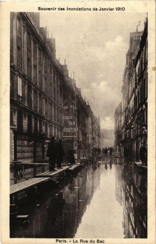 Carte postale ancienne Souvenir des Inondations. Paris La Rue du Bac à Paris