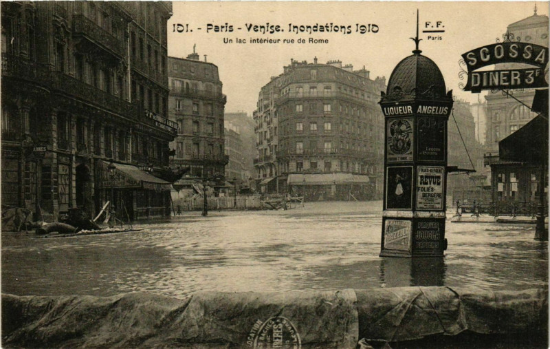 Carte postale ancienne Paris Venise Inondations 1910 Un lac Intérieur rue de Rome à Paris