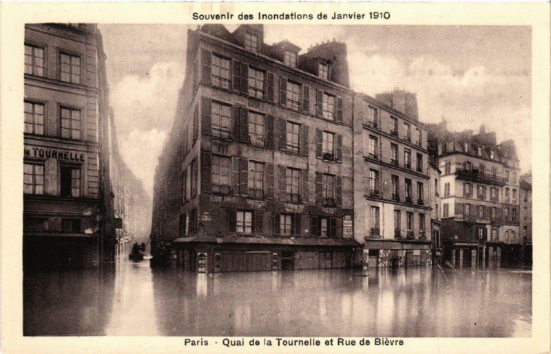 Carte postale ancienne Souvenir des Inondations Paris Quai de la Tournelle Rue de Bievre à Paris