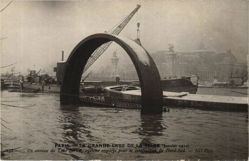 Carte postale ancienne Paris La Grande Crue de la Seine 1910 Tube Berlier à Paris