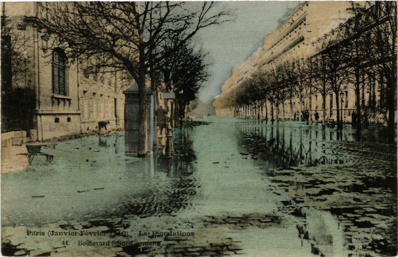 Carte postale ancienne Paris Les Inondations 44 Boulevard Saint-Germain à Paris