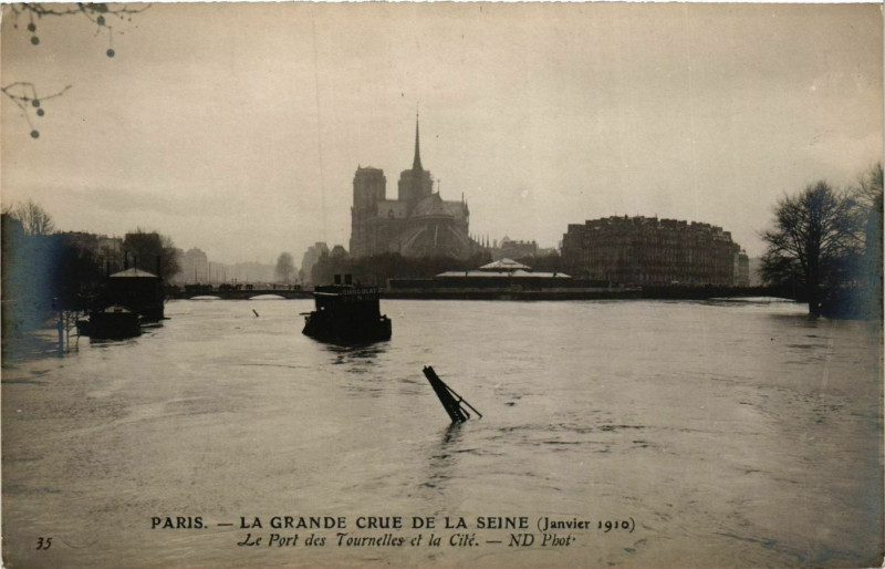 Carte postale ancienne Paris La Grande Crue de la Seine 1910 Port des Tournelles à Paris