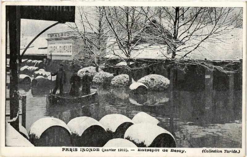 Carte postale ancienne Paris 12e - Paris Inondé - Entrepôt de Bercy à Paris 12e