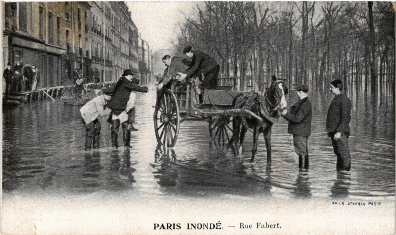 Carte postale ancienne Paris Inondé - Rue Fabert à Paris 7e