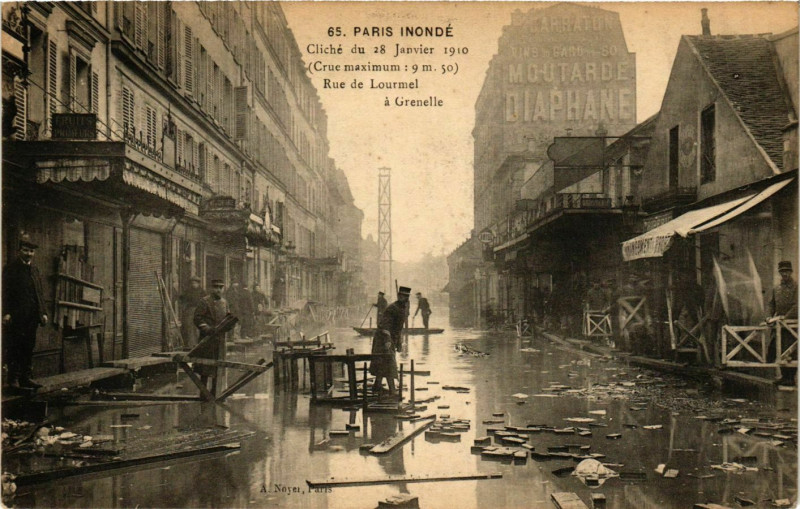 Carte postale ancienne Paris inondé - Cliché du 28 Janvier 1910 - Rue de Lourmel à Grenelle à Paris 15e