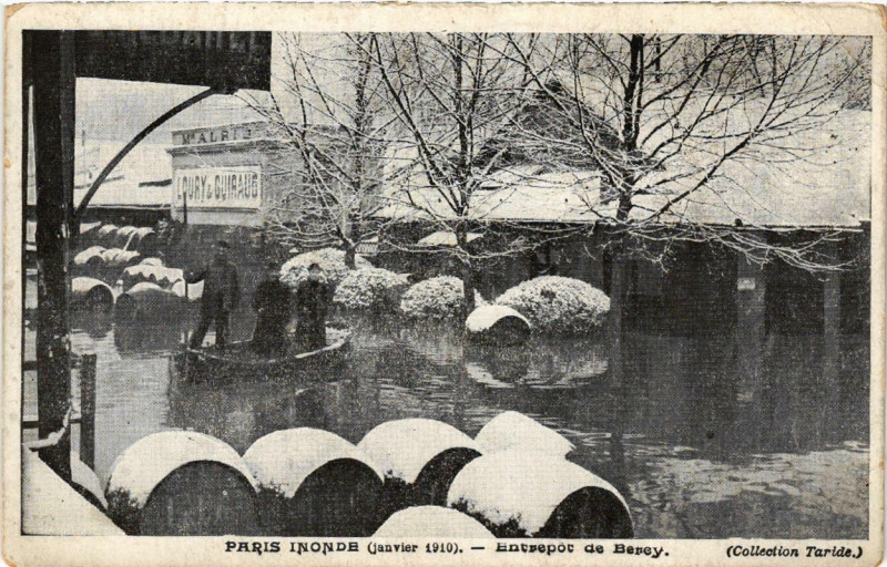 Carte postale ancienne Paris 12e - Paris Inondé - Entrepôt de Bercy à Paris 12e