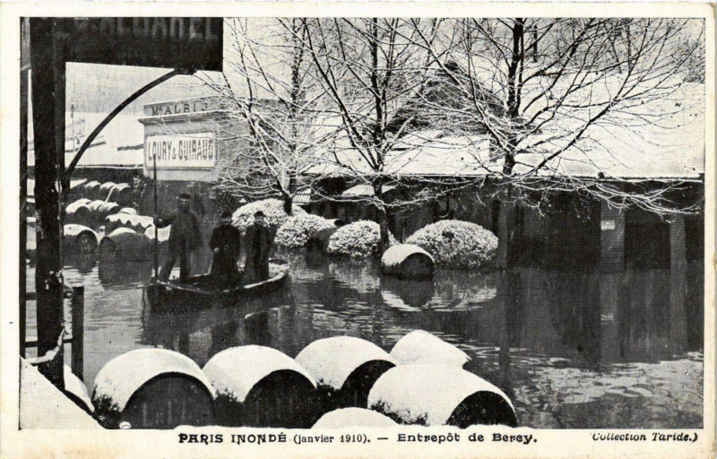 Carte postale ancienne Paris 12e - Paris Inondé - Entrepôt de Bercy à Paris 12e
