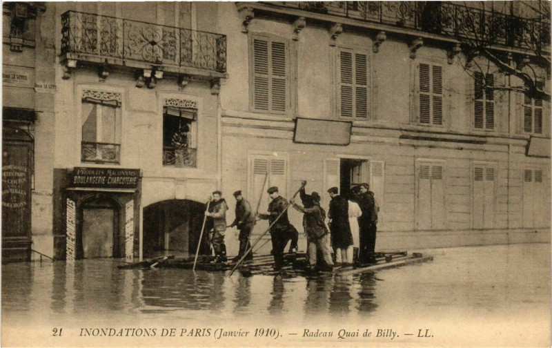 Carte postale ancienne Inondations de Paris (Janvier 1910) - Radeau Quai de Billy à Paris 16e