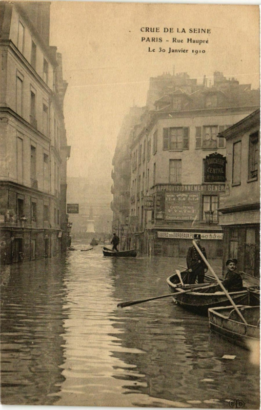 Carte postale ancienne Paris Crue de la Seine 1910 Rue Haupre à Paris