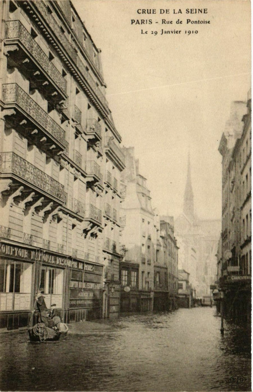 Carte postale ancienne Paris Crue de la Seine 1910 Rue de Pontoise à Paris