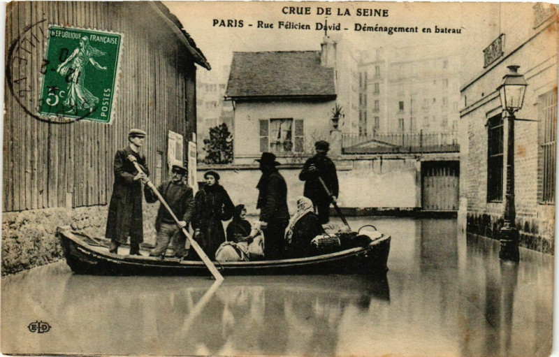 Carte postale ancienne Paris Crue de la Seine 1910 Rue Felicien David à Paris