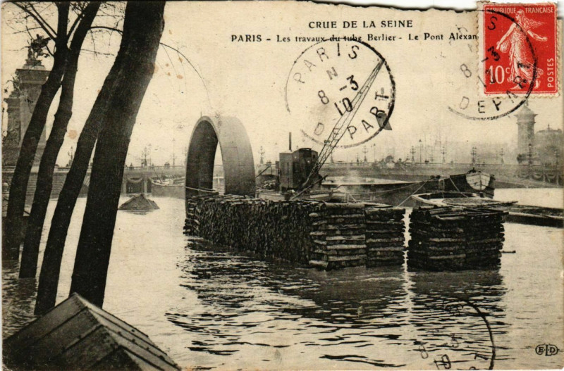 Carte postale ancienne Paris Crue de la Seine 1910 Travaux du tube Berlier à Paris
