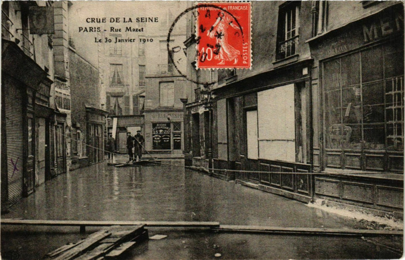Carte postale ancienne Paris Crue de la Seine 1910 Rue Mazet à Paris