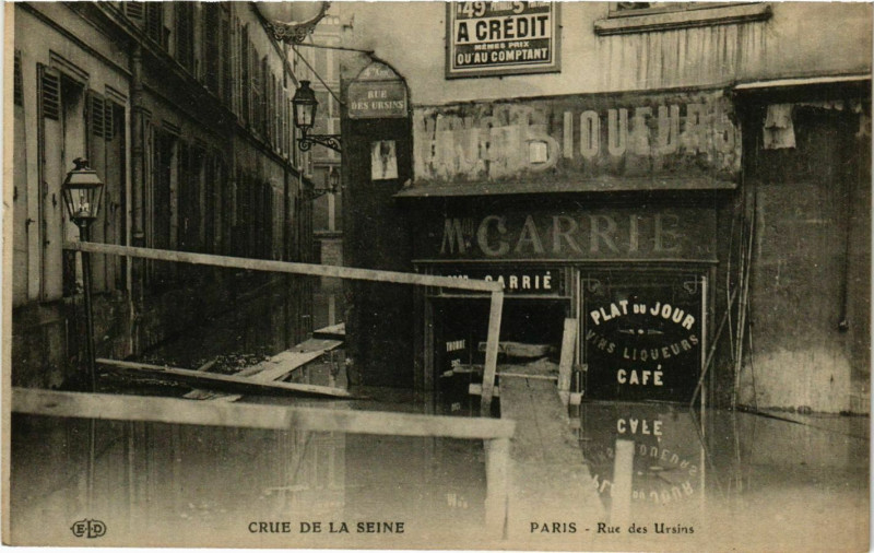 Carte postale ancienne Paris Crue de la Seine 1910 Rue des Ursins à Paris