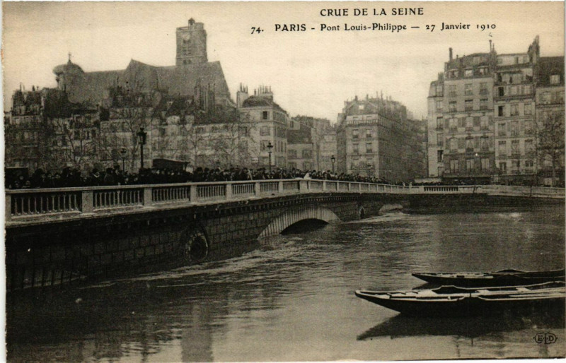 Carte postale ancienne Paris Crue de la Seine 1910 Pont Louis-Philippe à Paris