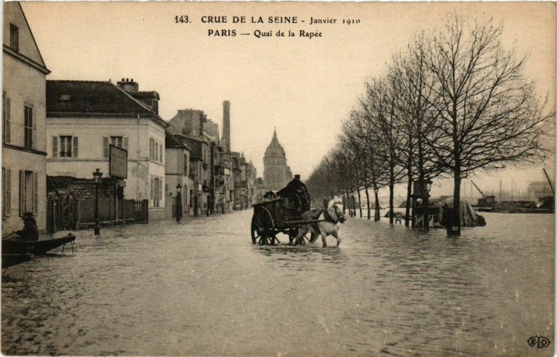 Carte postale ancienne Crue de la Seine - Quai de la Rapée à Paris 4e