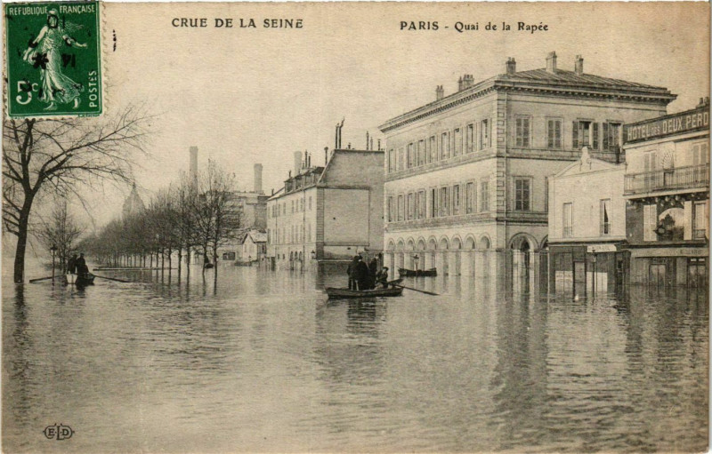 Carte postale ancienne Paris Crue de la Seine 1910 Quai de la rapée à Paris