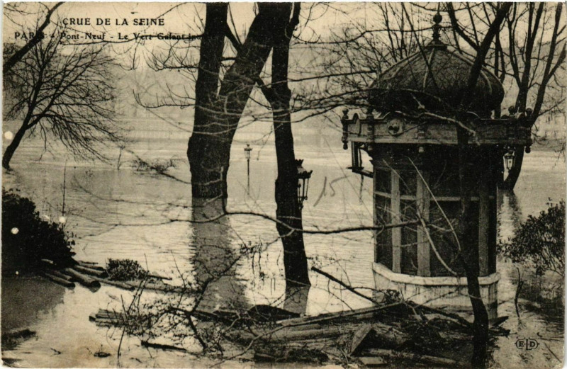 Carte postale ancienne Paris Crue de la Seine 1910 Pont neuf à Paris