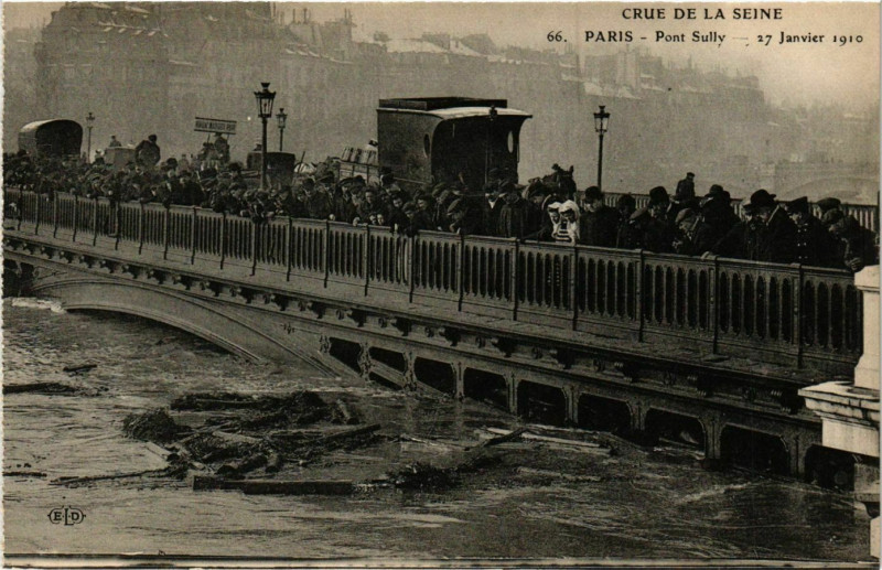 Carte postale ancienne Paris Crue de la Seine 1910 Pont Sully à Paris