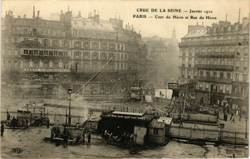 Carte postale ancienne Paris Crue de la Seine 1910 Cour du Havre et Rue du Havre à Paris