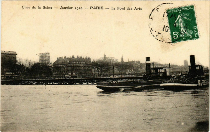 Carte postale ancienne Paris Crue de la Seine 1910 Le Pont des Arts à Paris