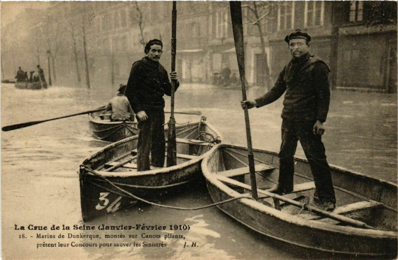 Carte postale ancienne Paris Crue de la Seine 1910 Marins de Dunkerque à Paris