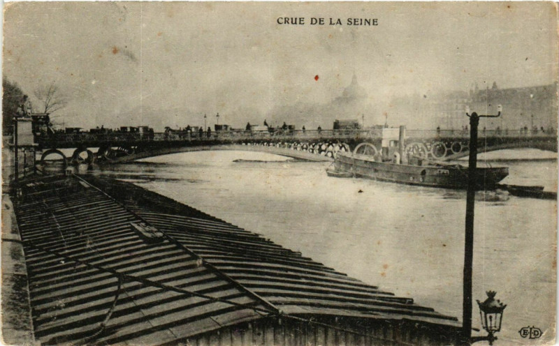 Carte postale ancienne Paris Crue de la Seine 1910 à Paris