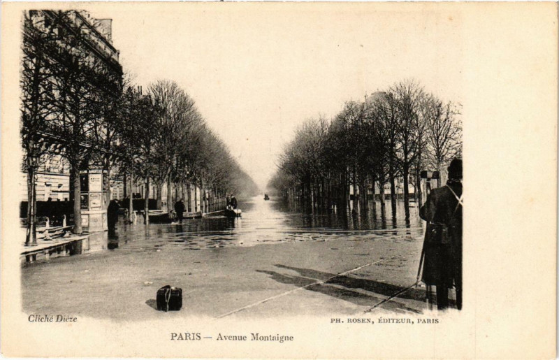 Carte postale ancienne Paris Avenue Montaigne à Paris