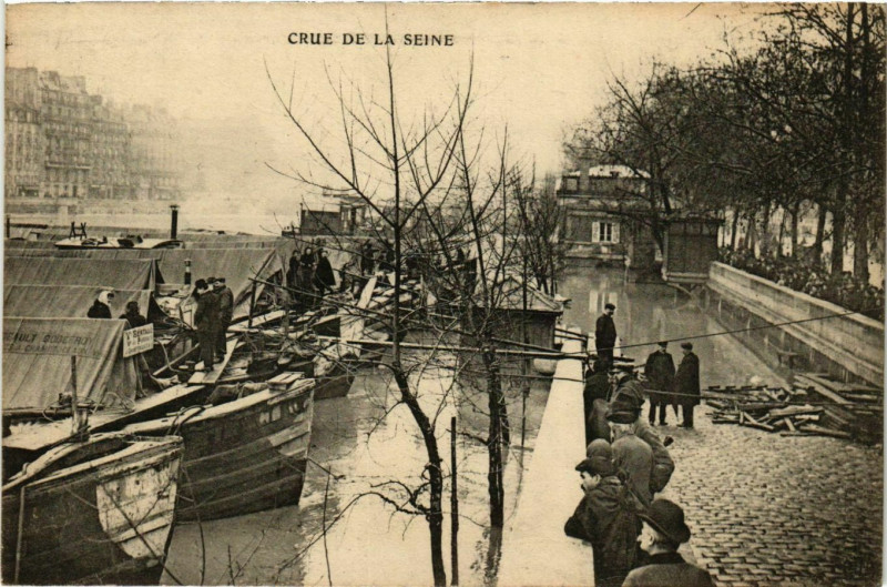 Carte postale ancienne Paris Crue de la Seine 1910 à Paris