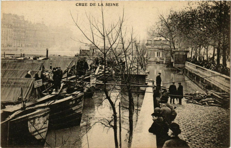 Carte postale ancienne Paris Crue de la Seine 1910 à Paris