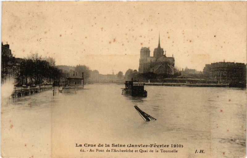 Carte postale ancienne La Crue de la Seine 62 Au Pont de l'Archeveche