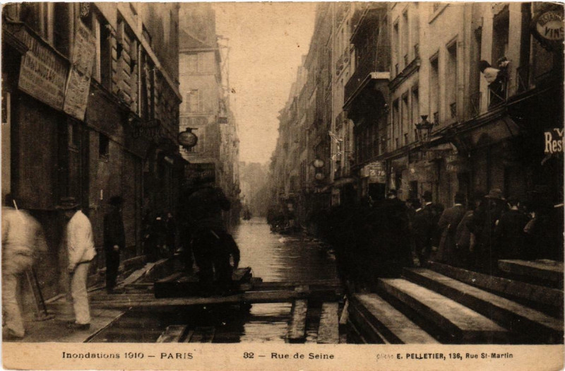 Carte postale ancienne Inondations Paris 32 Rue de Seine à Paris