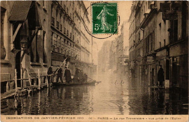 Carte postale ancienne Inondations Paris 66 La Rue Traversiere vue prise de l'Eglise à Paris