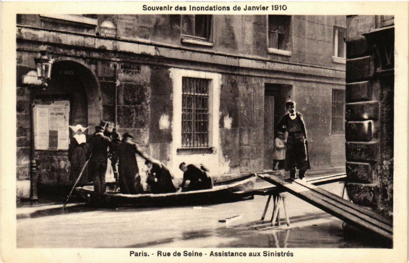 Carte postale ancienne Paris Rue de Seine Assistance aux Sinistres Inondations 1910 à Paris
