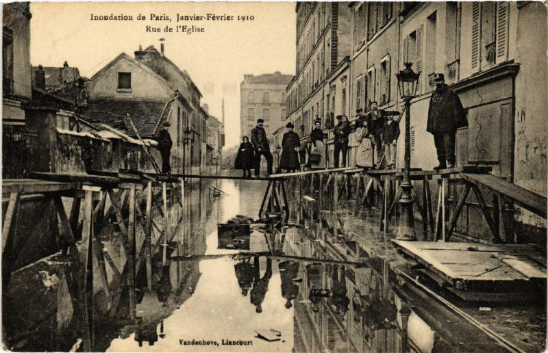 Carte postale ancienne Inondation de Paris 1910. Rue de l'Eglise à Paris